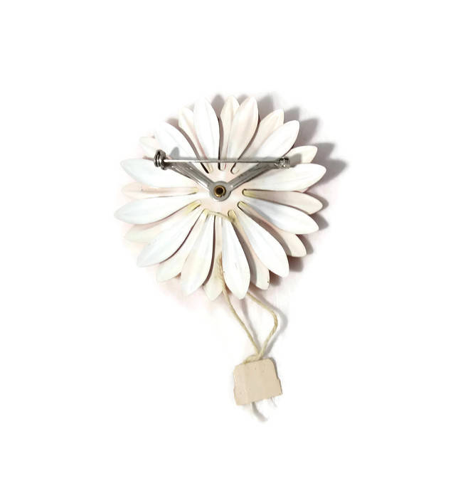 Vintage Enamel Mod Flower Pin - Duckwells