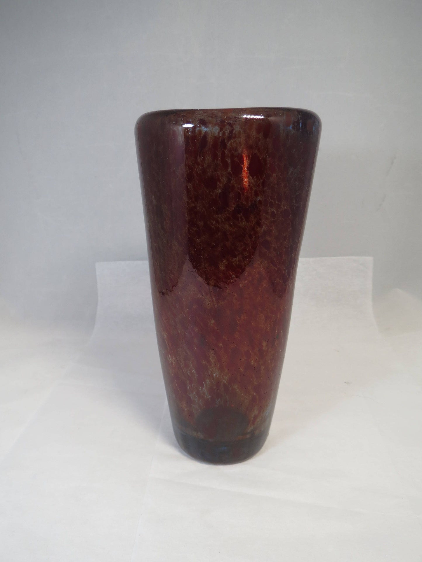 Handblown Red Glass Vase - Speckled Artisan Glass, Small Maroon Vase, Red Home Accessory, Floral Display, Collectible Glass - Duckwells