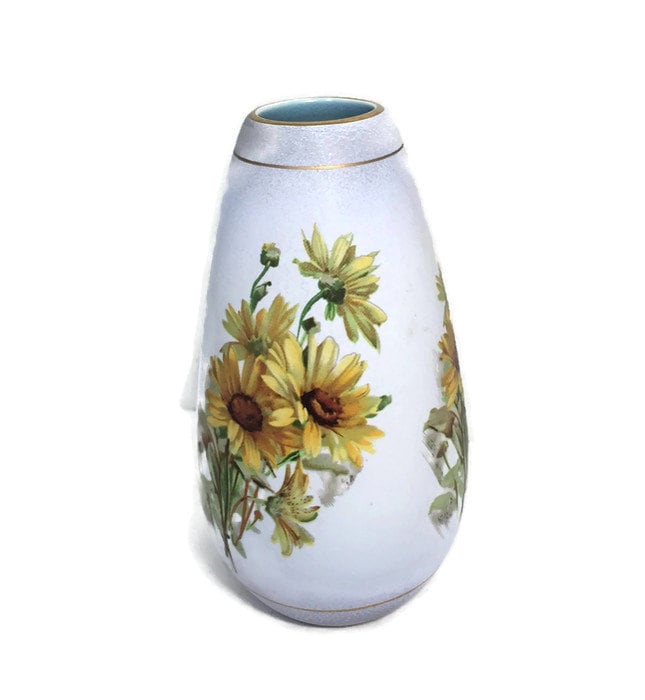 Vintage Daisy Vase, Flora Gouda Holland Porcelain Pottery Daisies - Duckwells