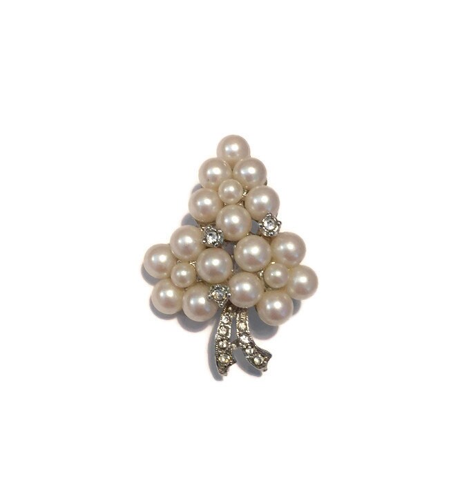 Vintage Faux Pearl and Rhinestone Pin - Women's SIlvertone Metal Brooch, Midcentury Jewelry - Duckwells