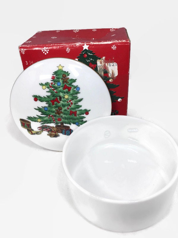 Vintage Christmas Porcelain Trinket Box - Duckwells