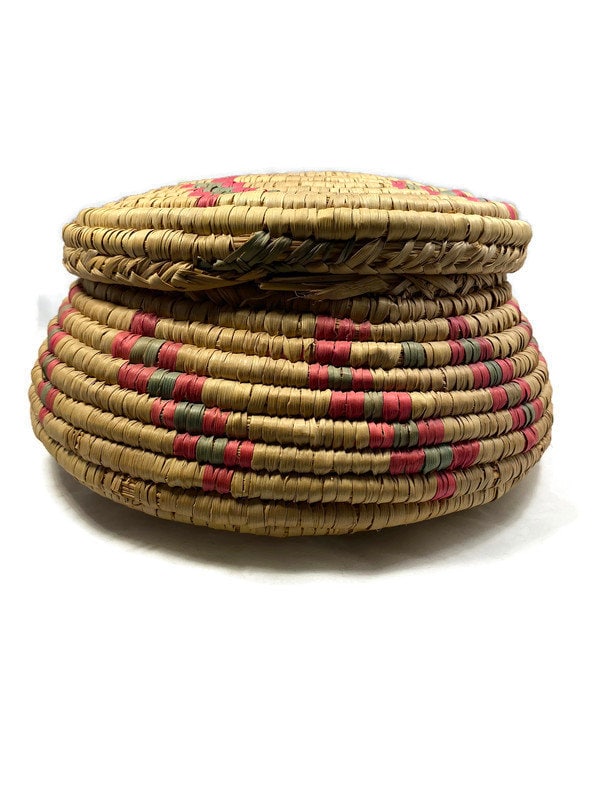 Vintage Sweetgrass Basket Artisan