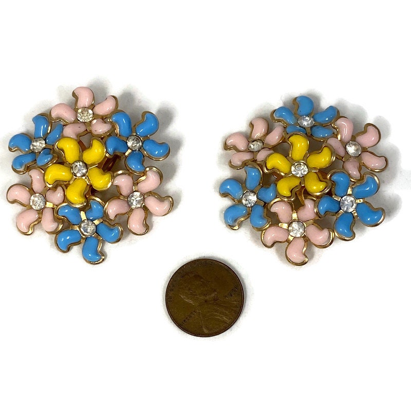 Midcentury Flower Clip On Earrings
