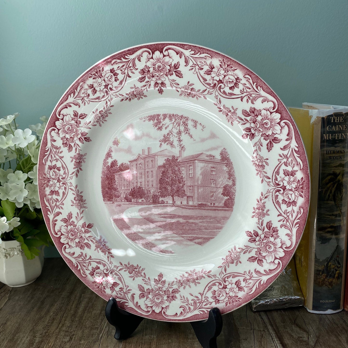Vintage Capital University, Columbus, Ohio Wedgwood Souvenir Plate