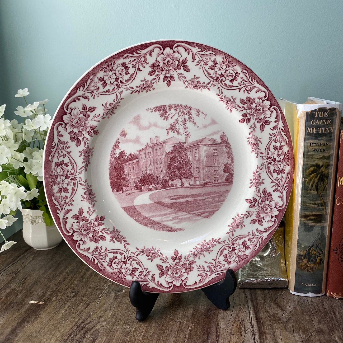 Vintage Capital University, Columbus, Ohio Wedgwood Souvenir Plate