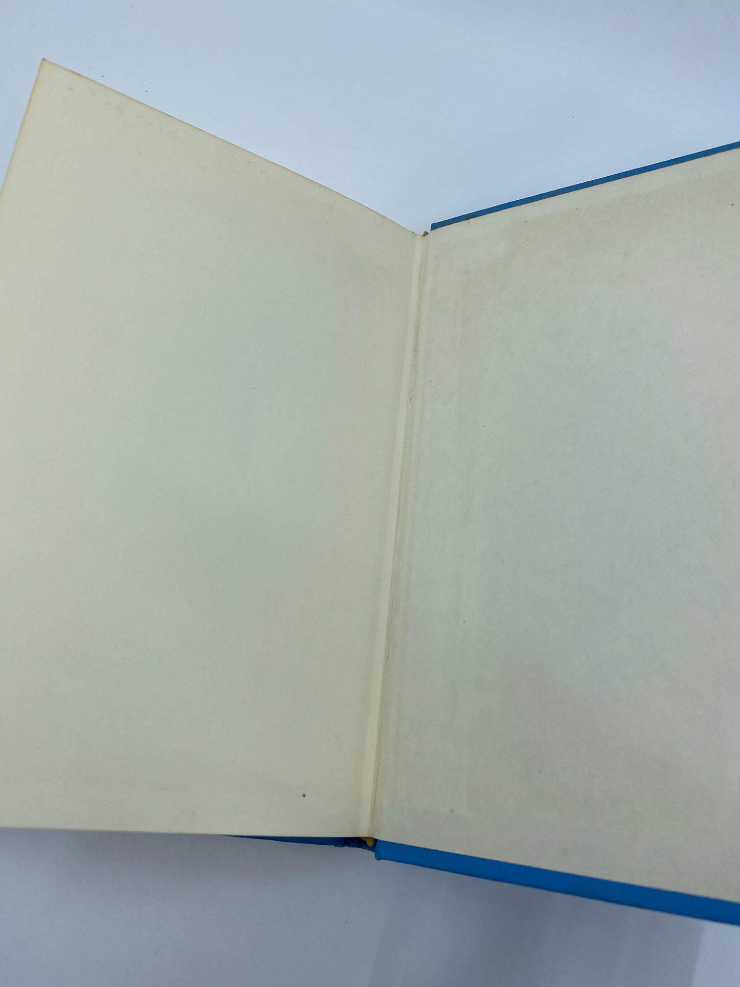 Vintage First Edition Book, The Left Hand of Darkeness by Ursula K. Leguin