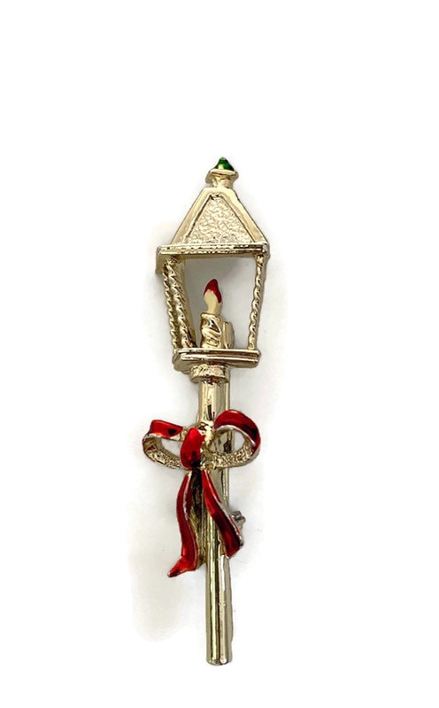 Vintage Gerry's Christmas Lantern Holiday Brooch