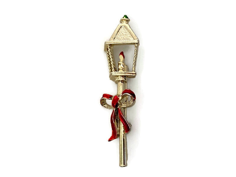 Vintage Gerry's Christmas Lantern Holiday Brooch