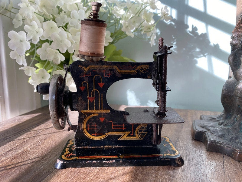 Vintage Toy Sewing Machine Collectible DisplayToy,