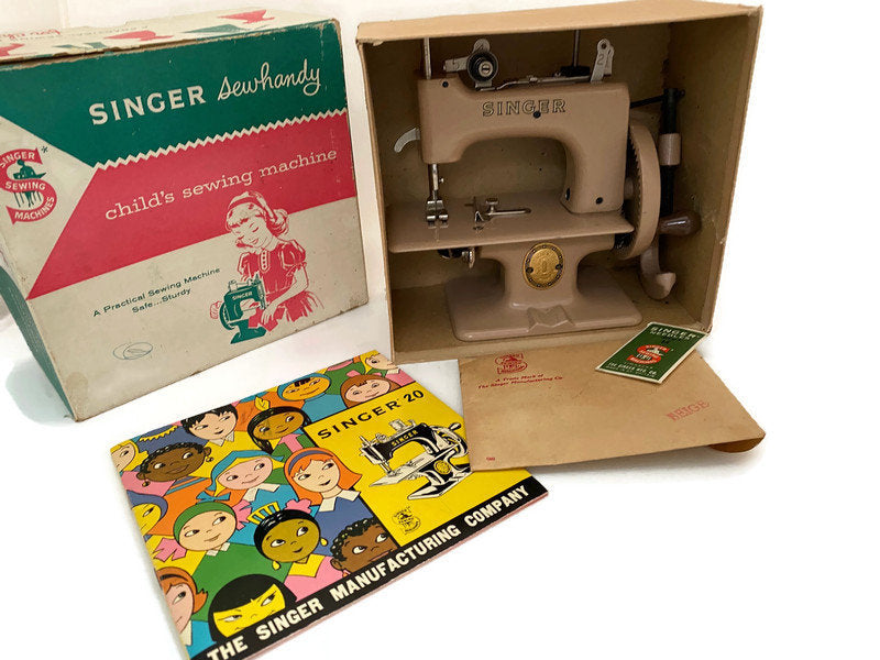 Vintage Childs Singer Sewing Machine Model 20