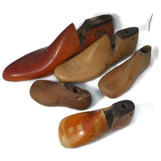 antique wood shoe mold wall hook — MUSEUM OUTLETS
